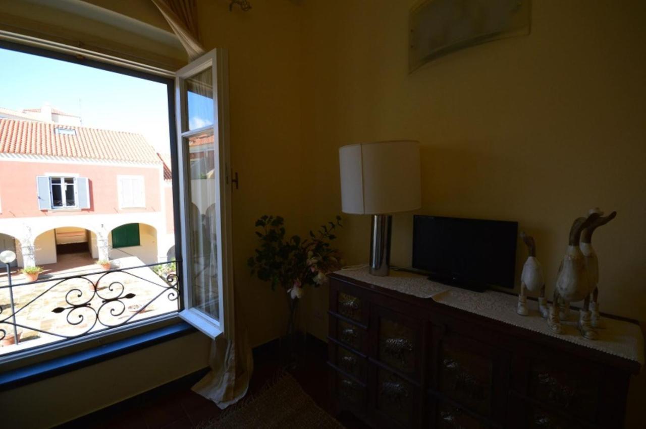 13 Centro - Meravigliosa Casa Sulla Piazzetta Di Porto Faro Palau Quarto foto